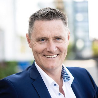 Business podcast: How Consultants Can Create Lucrative Accreditation Programs With Skip Bowman: Podcast #293