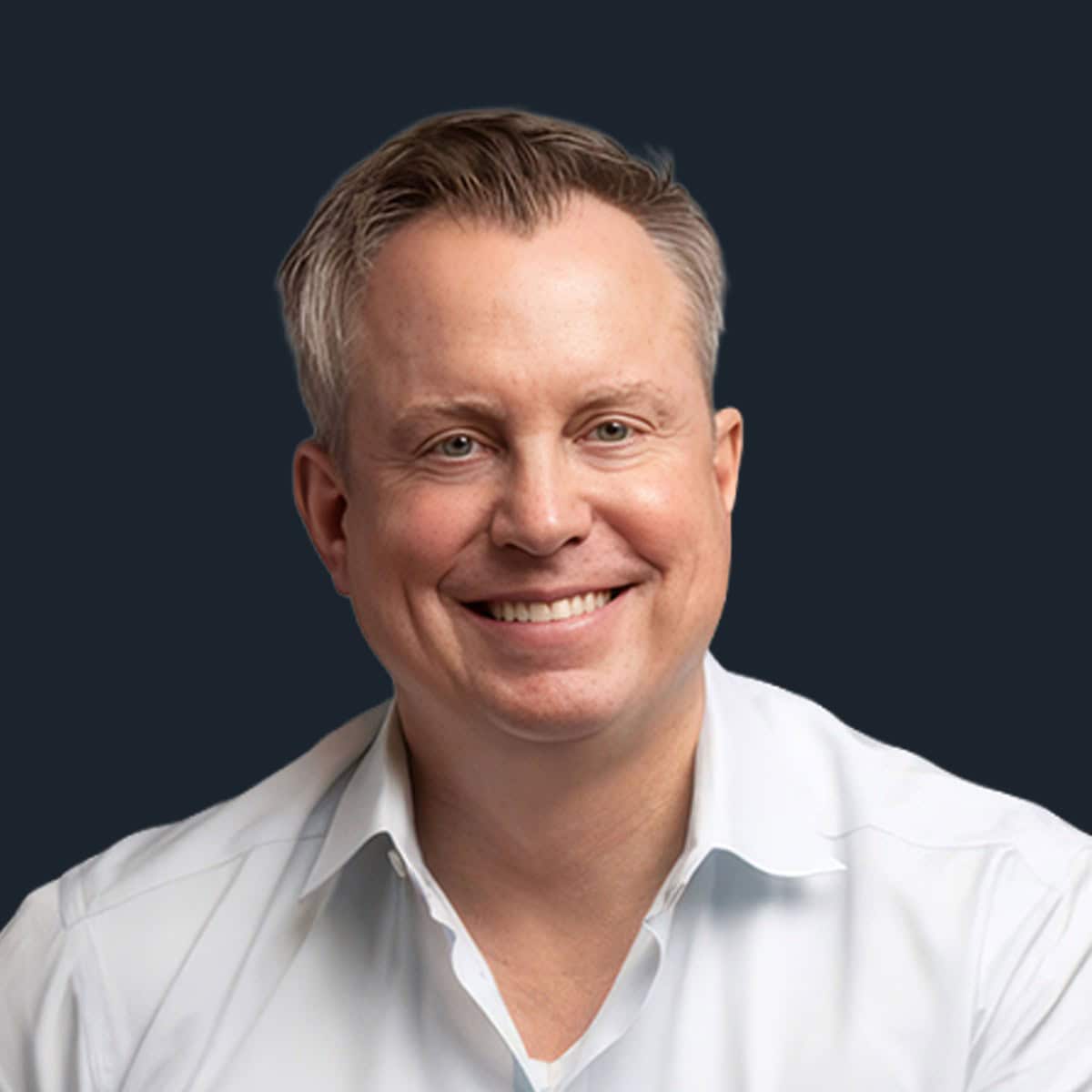 Business podcast: How to Build a Consulting Team to Win PE Deals and Deliver What AI Cannot with Dan Bernoske: Podcast #390
